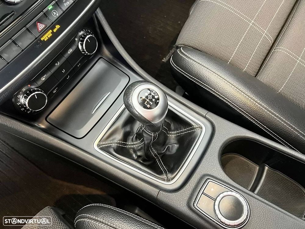 Mercedes-Benz GLA 180 d Style - 13