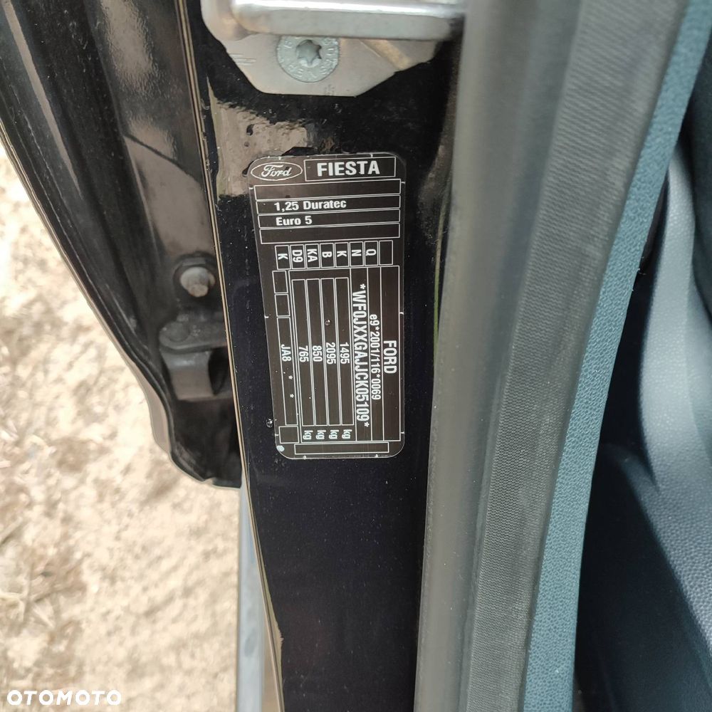 Ford Fiesta 1.25 Titanium X - 19