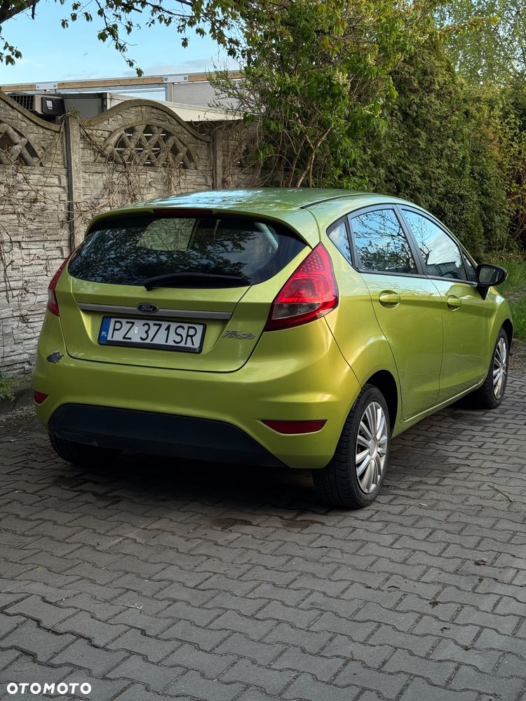 Ford Fiesta 1.4 TDCI - 10