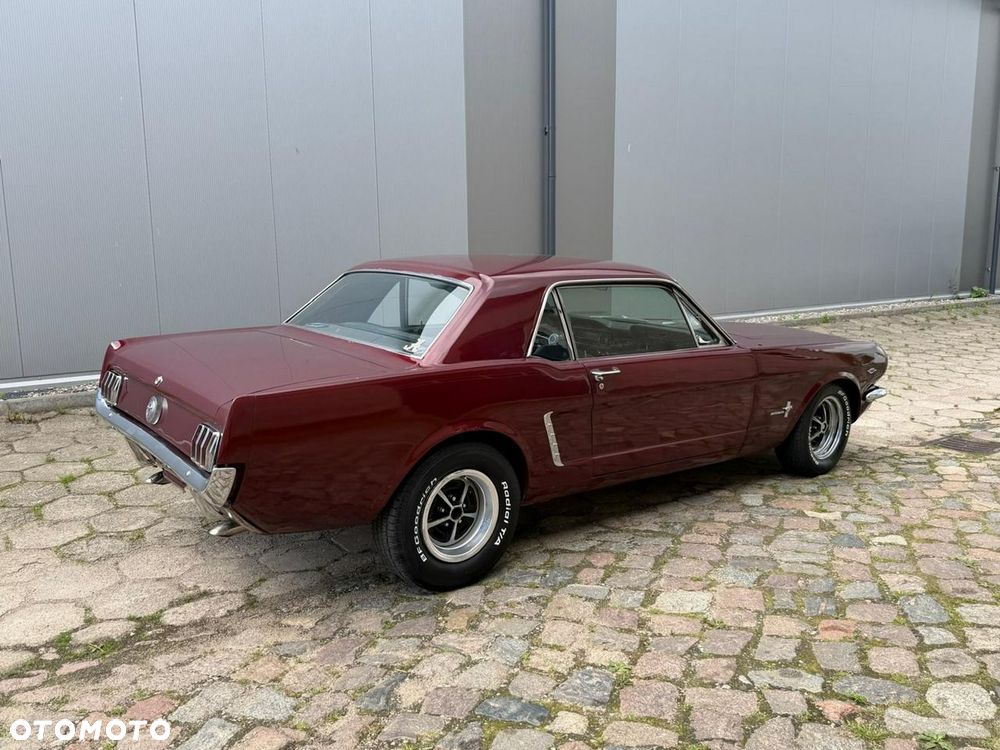 Ford Mustang - 34