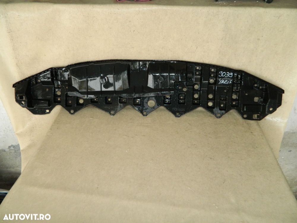 Scut radiatoare, Toyota Yaris, 2011, 2012, 2013, 2014,, 52618-0D030 - 2