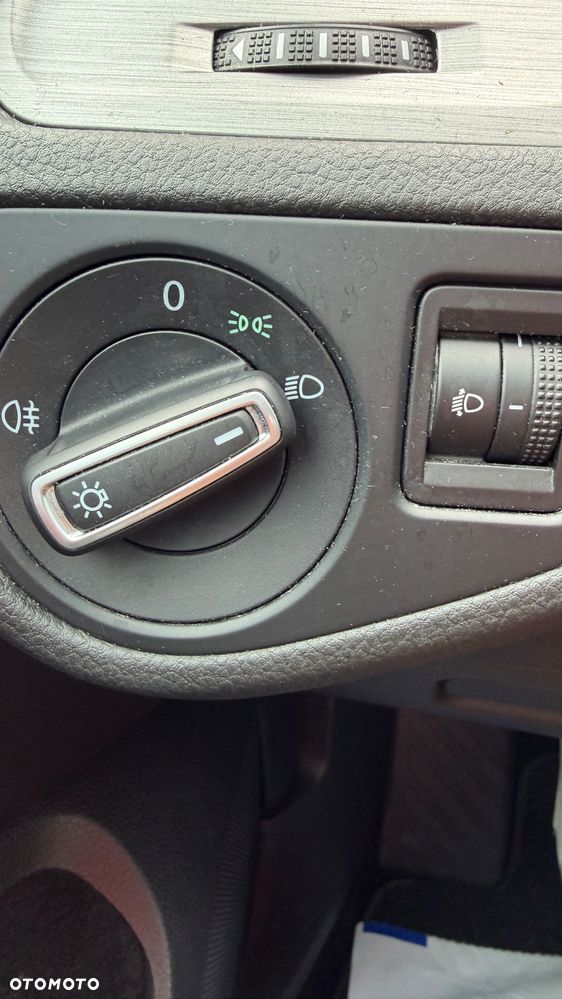 Volkswagen Golf 1.2 TSI BMT Trendline - 28