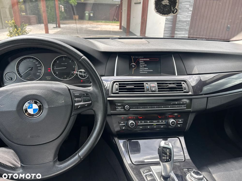 BMW Seria 5 525d - 6