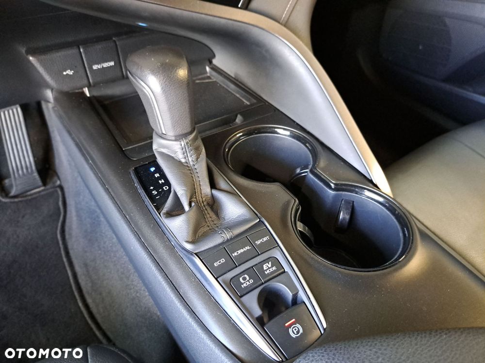 Toyota Camry 2.5 Hybrid Prestige CVT - 28