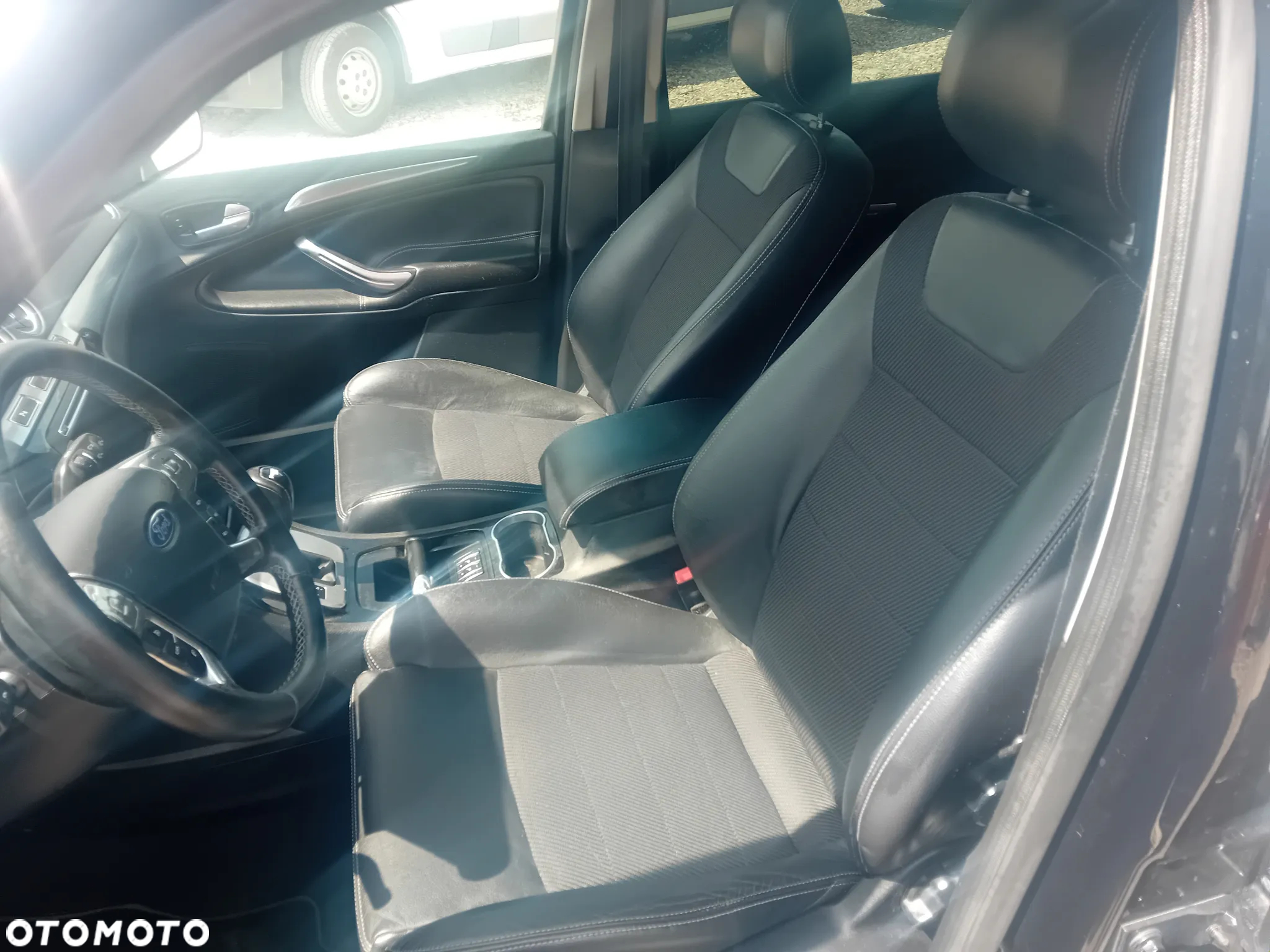 Ford S-Max - 16