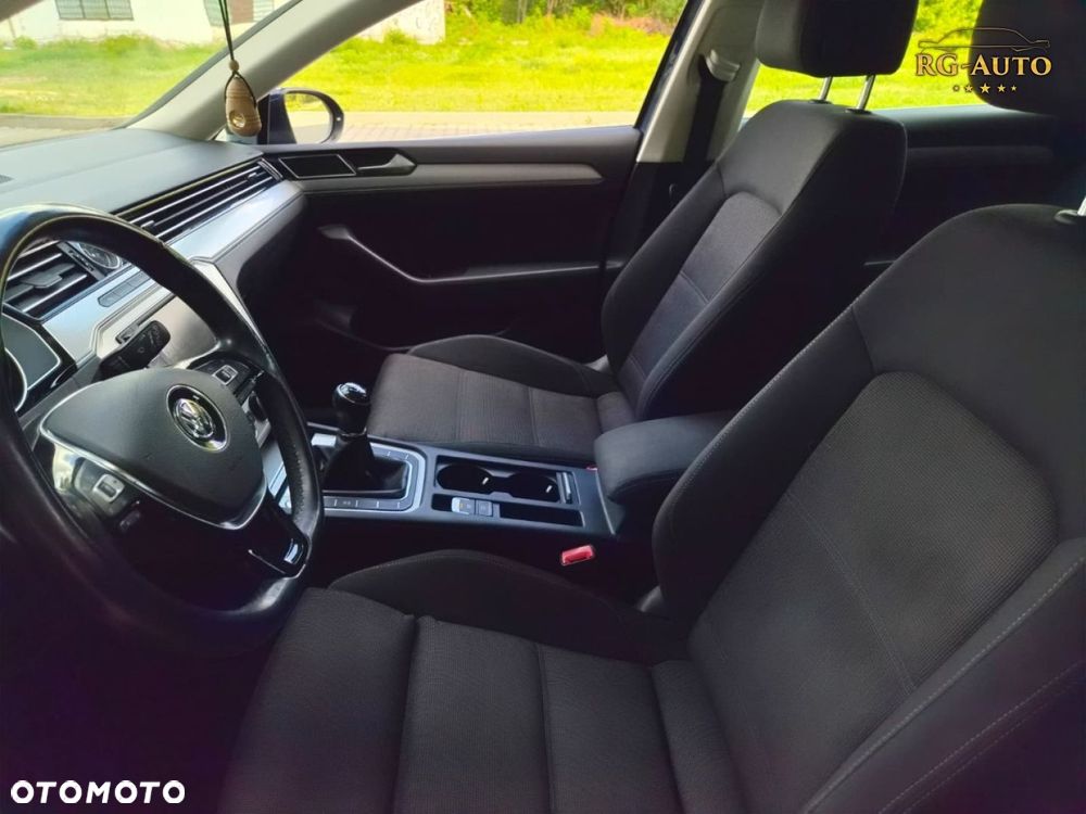 Volkswagen Passat - 26