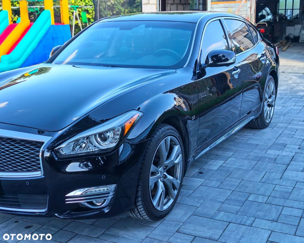 Infiniti Q70 - 9