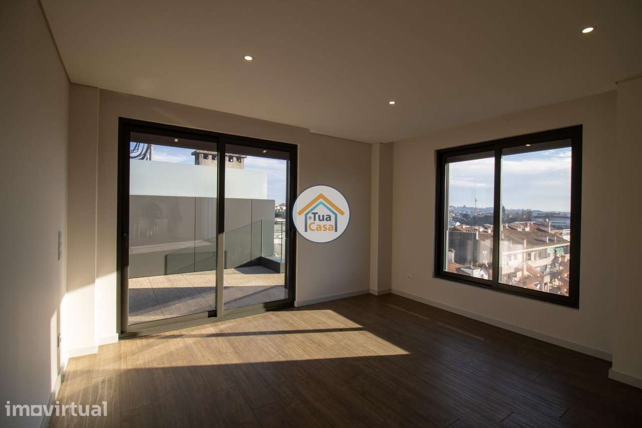 Apartamento T4 no Coração da Cidade do Porto - Grande imagem: 2/15
