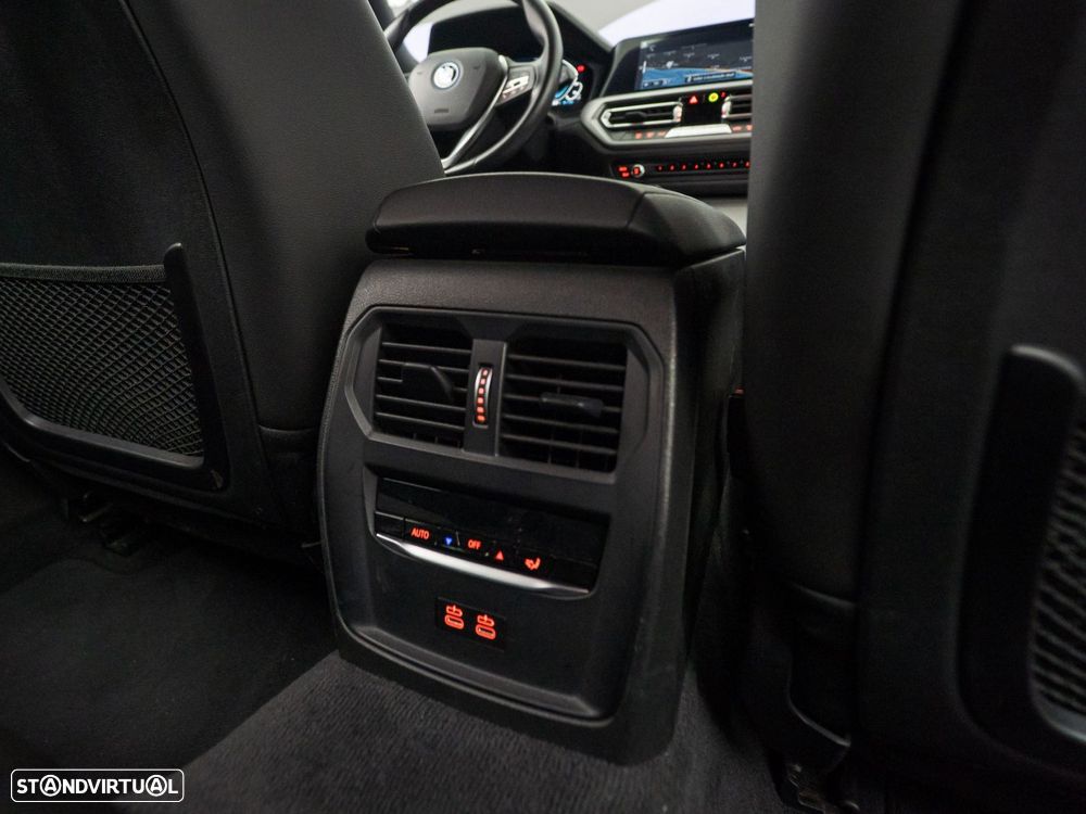 BMW 320 e Corporate Edition Auto - 44