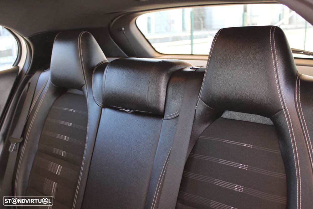 Mercedes-Benz GLA 220 d - 25