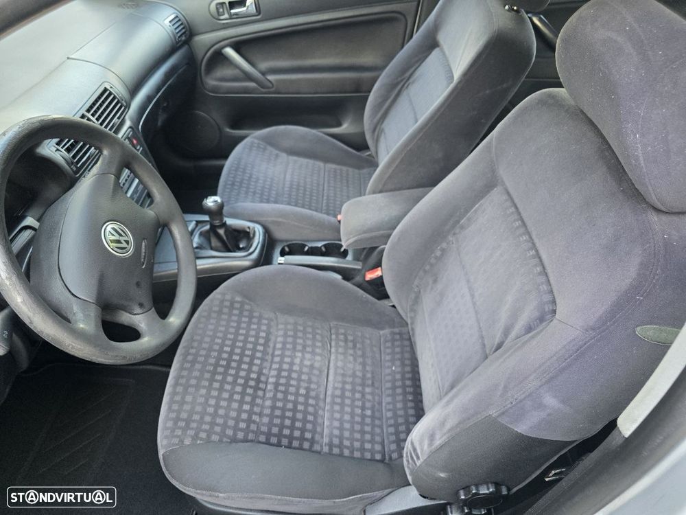 VW Passat Variant 1.9 TDi Confortline - 26