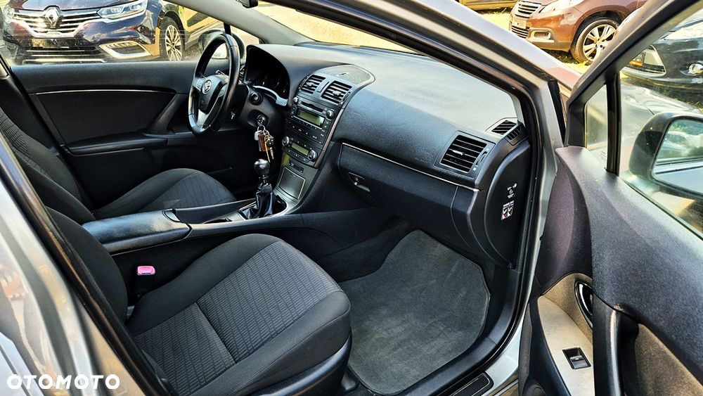 Toyota Avensis - 38