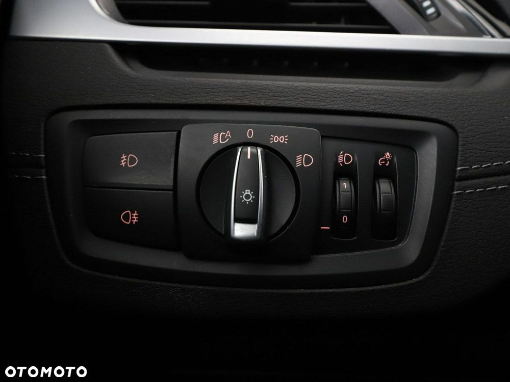 BMW X1 sDrive20d xLine - 35