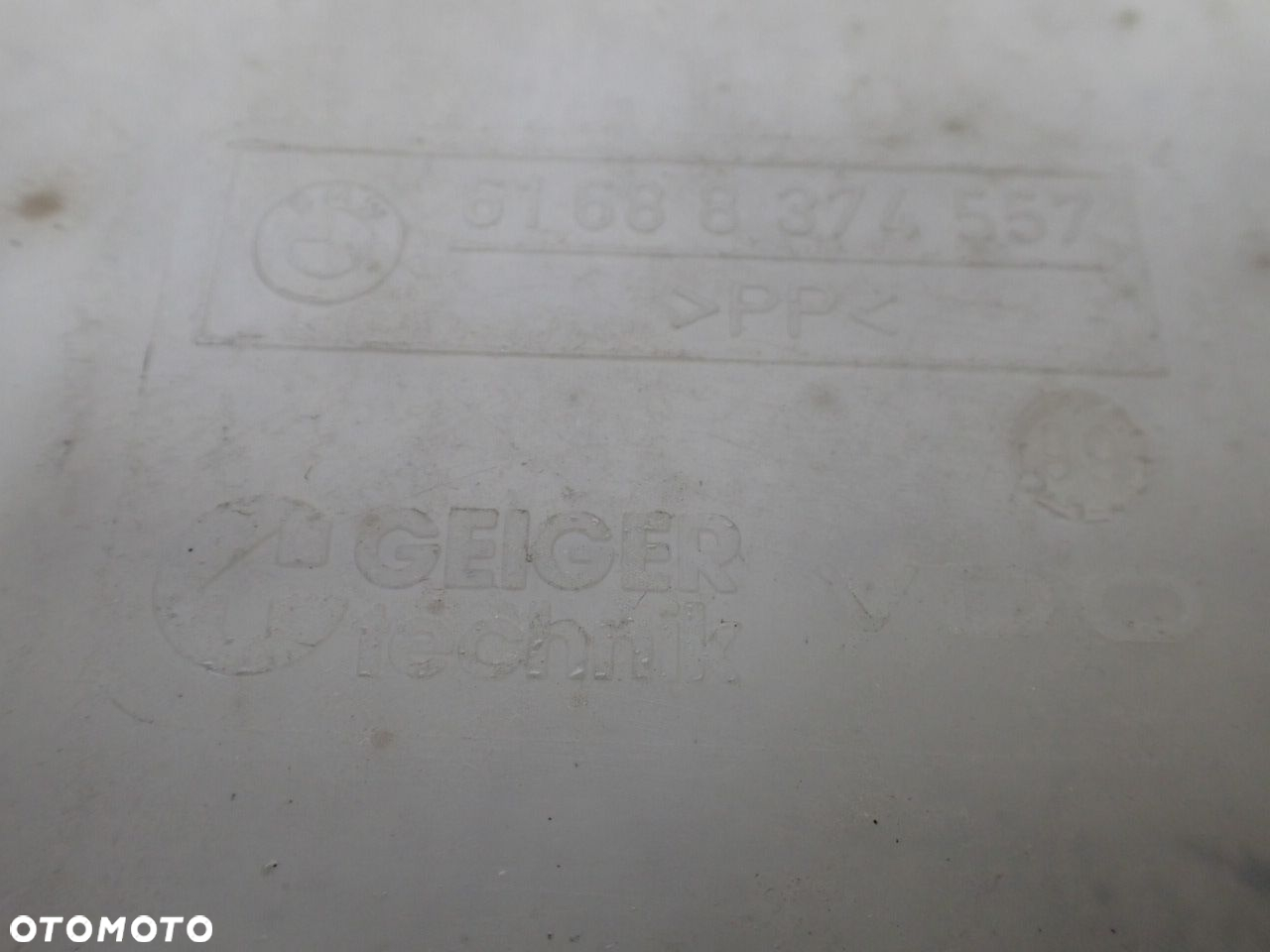 ZBIORNICZEK SPRYSKIWACZY TYŁ BMW E46 1.9 61688374557 - 6