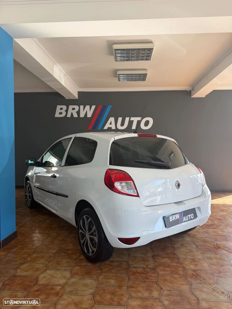 Renault Clio 1.5 dCi Privilège - 9