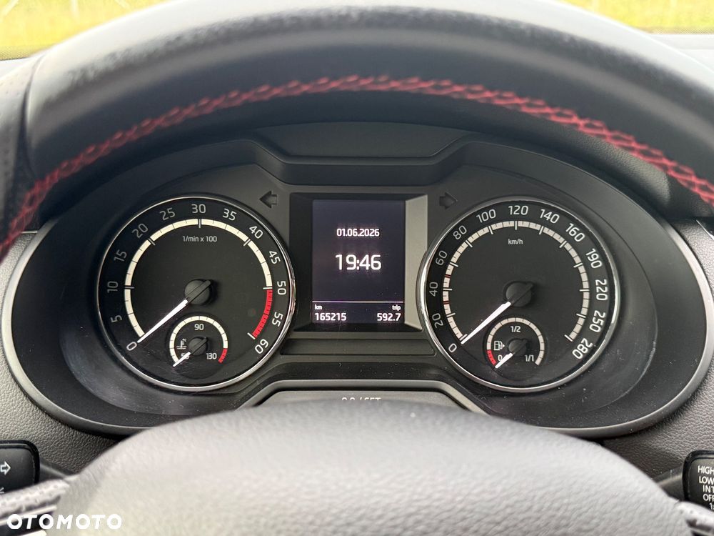 Skoda Octavia 2.0 TDI RS - 34