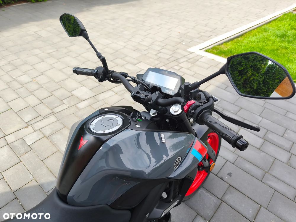 Yamaha MT - 12