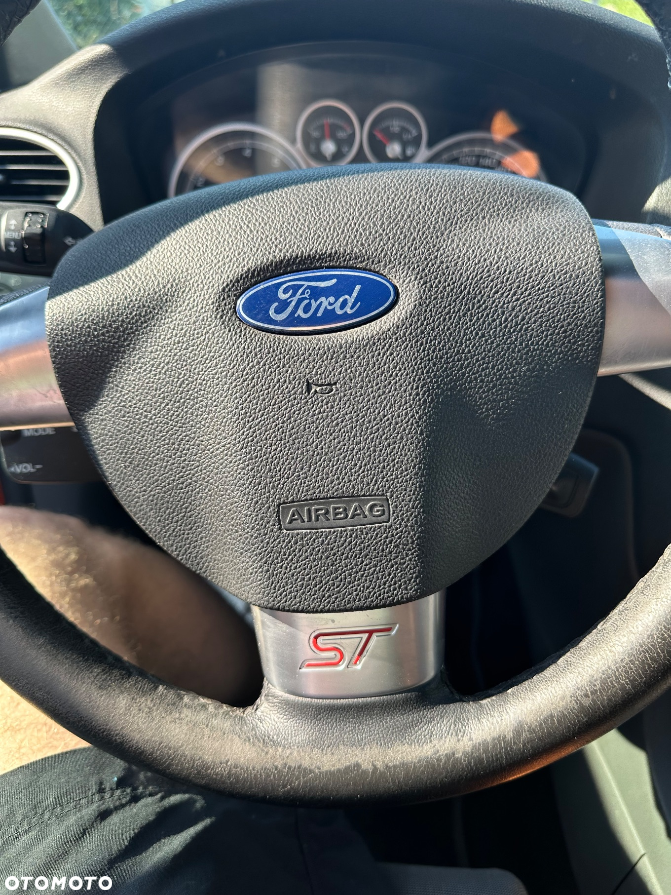 Ford Focus ST - 33