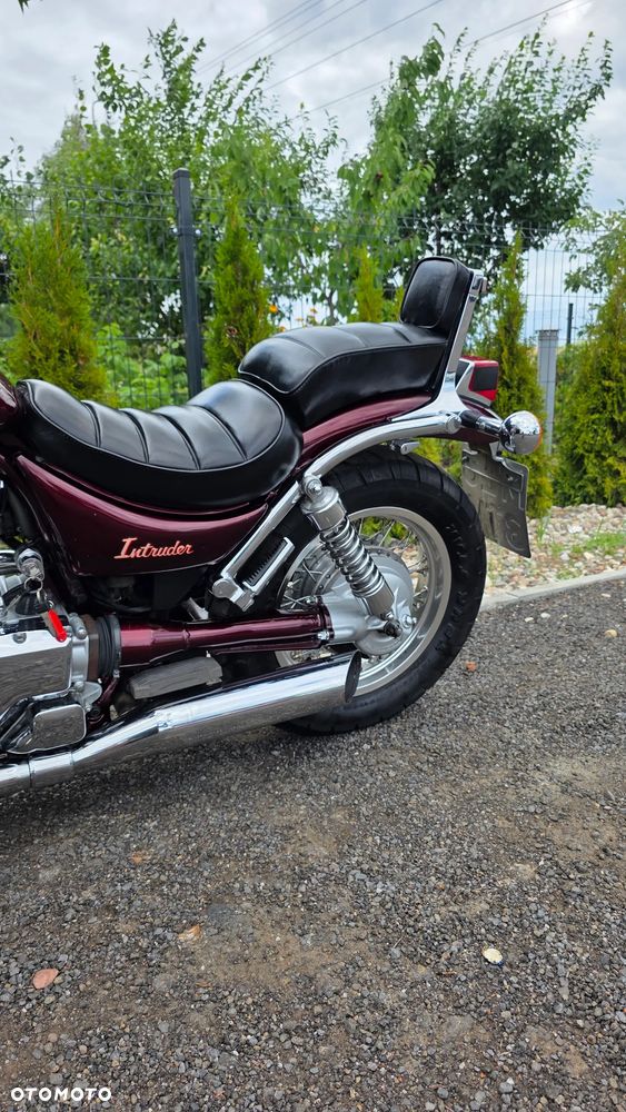 Suzuki Intruder - 15