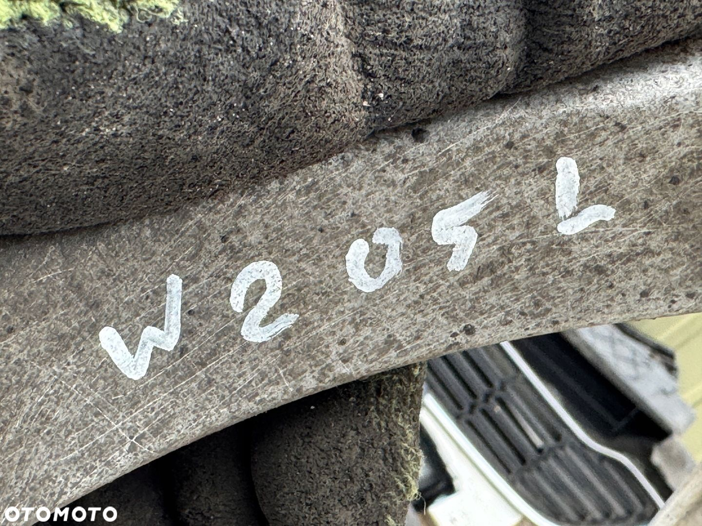 ZWROTNICA WAHACZE PIASTA LEWY PRZÓD MERCEDES W205 2.2 CDI 2052100 - 9