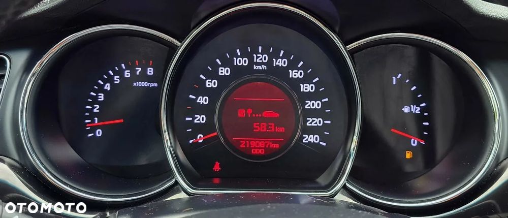 Kia Ceed 1.6 GDI ISG SW Dream Team Edition - 19