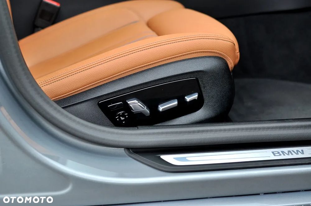 BMW Seria 5 520i Touring - 18
