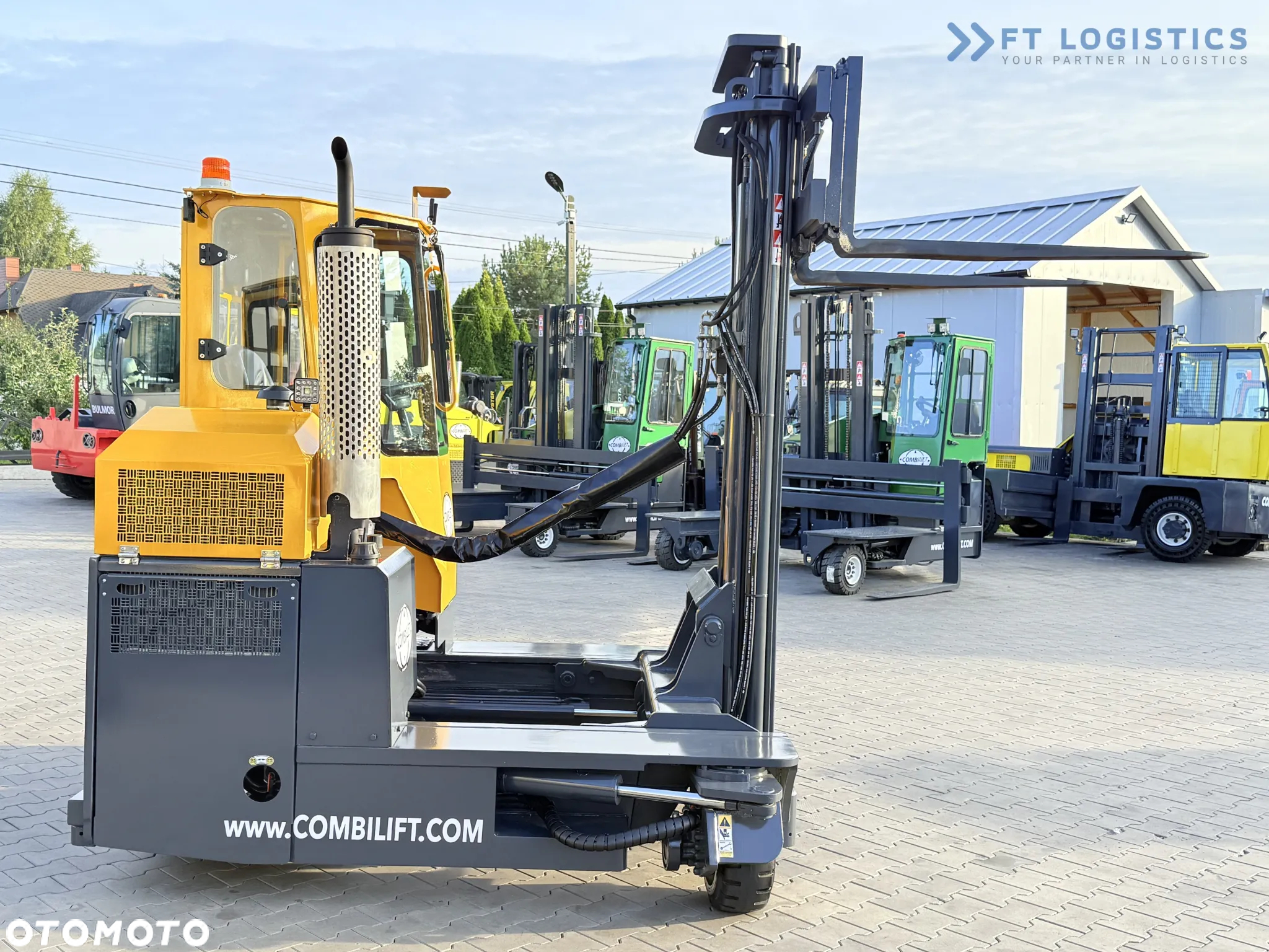 Combilift WÓZEK CZTEROKIERUNKOWY - WIELOKIERUNKOWY C3000 / GAZ/ DUPLEX 4500MM /JEDYNE 3096 MOTOGODZIN /  PRZESUW WIDEŁ / PEŁNA KABINA / STAN IDEALNY / Szeroka oferta wózków czterokierunkowych i bocznych, dopasowanych do różnorodnych potrzeb i zastosowań - 39