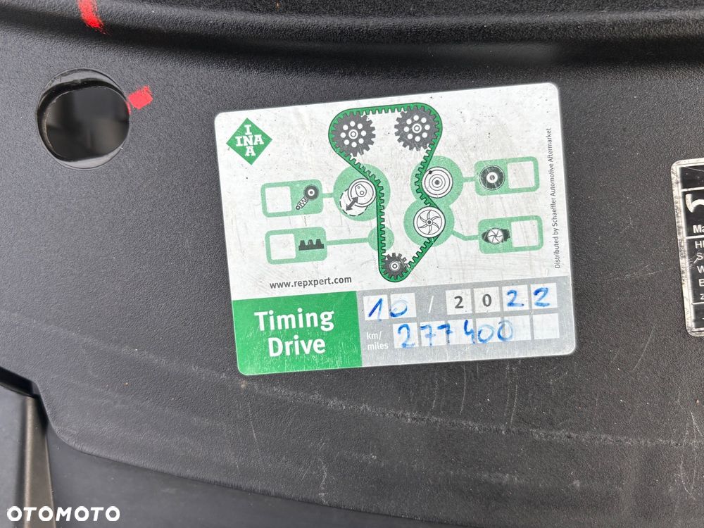 Volkswagen Touran 2.0 TDI DSG Highline - 25