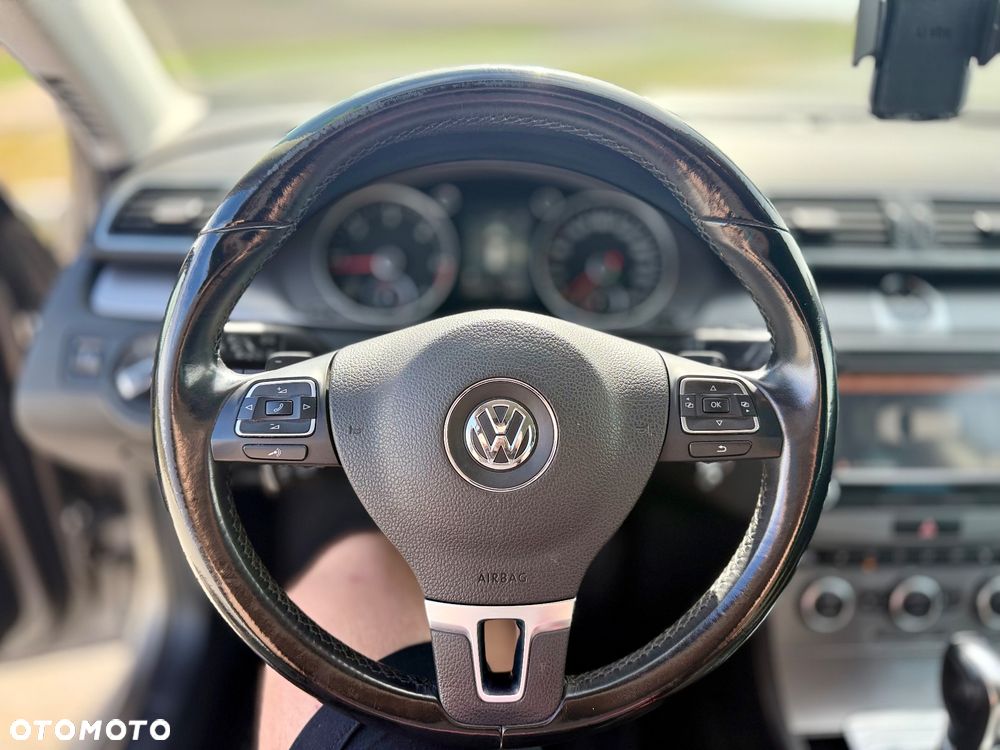 Volkswagen Passat 2.0 TDI Highline DSG - 14