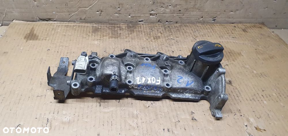 Pokrywa osłona silnika zaworów VW FOX 1.2 03D103475E - 3