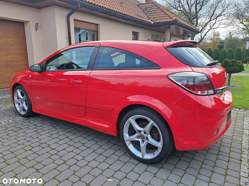 Opel Astra GTC 1.6 Sport - 12