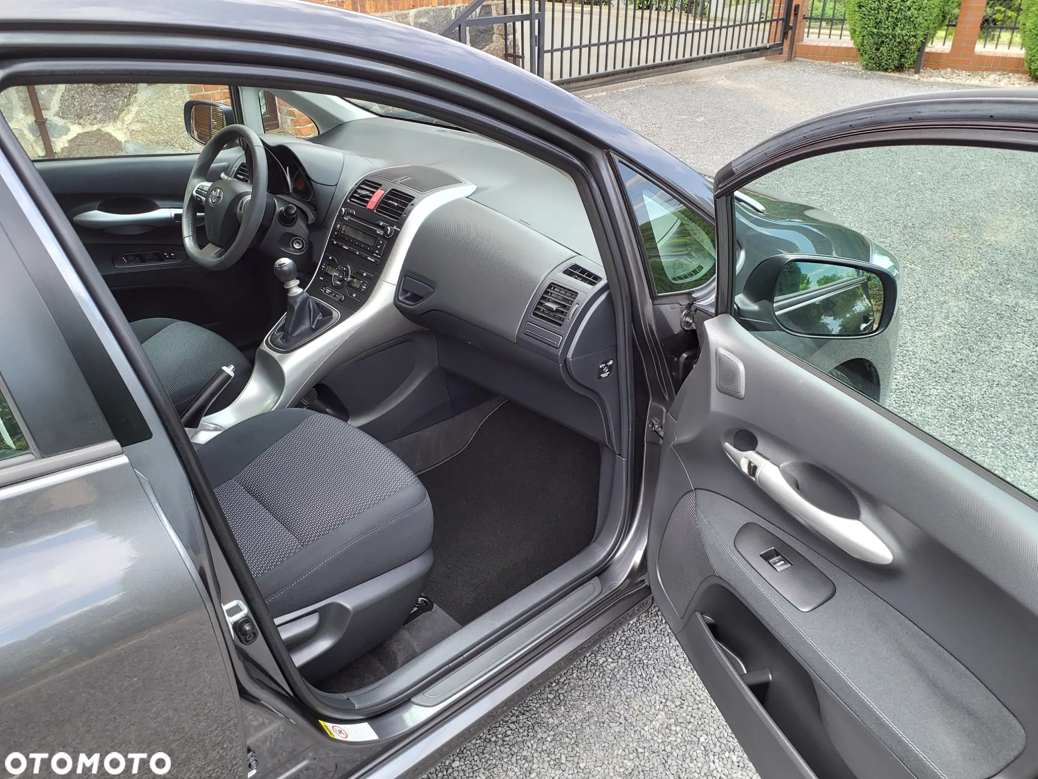 Toyota Auris 1.6 Premium - 14