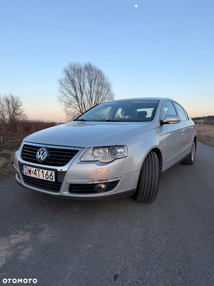 Volkswagen Passat 1.8 TSI Comfortline - 1