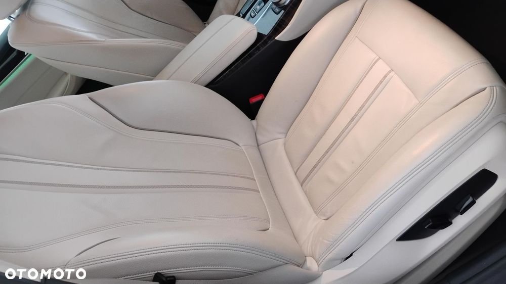 BMW Seria 5 520i Luxury Line - 17