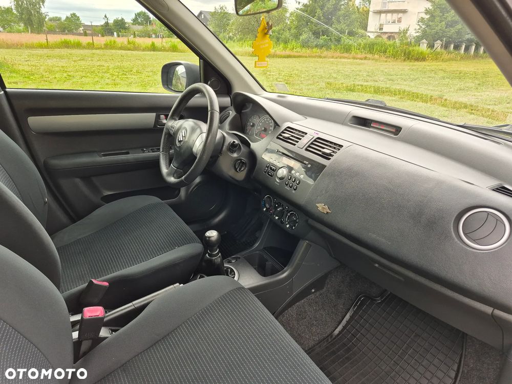Suzuki Swift 1.3 Club - 5
