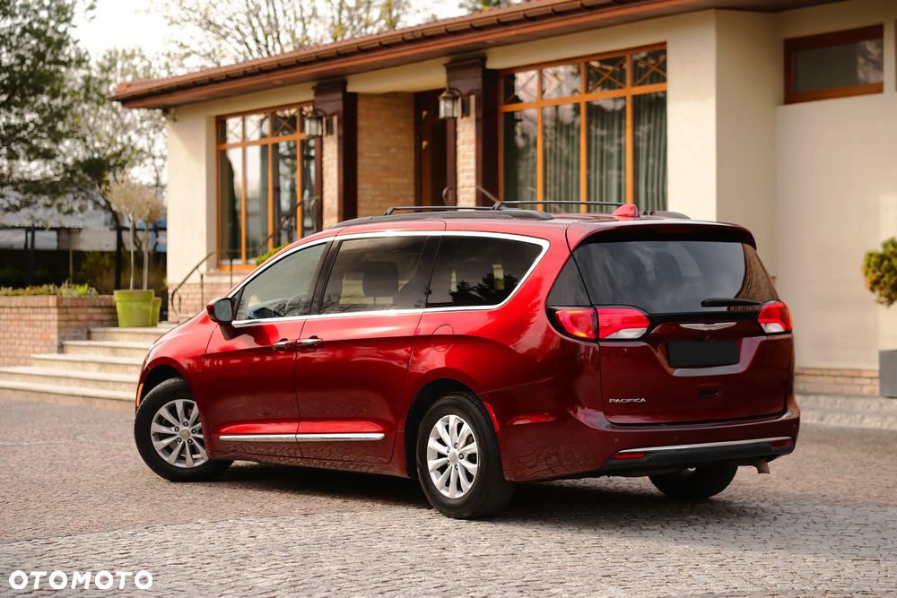 Chrysler Pacifica - 9