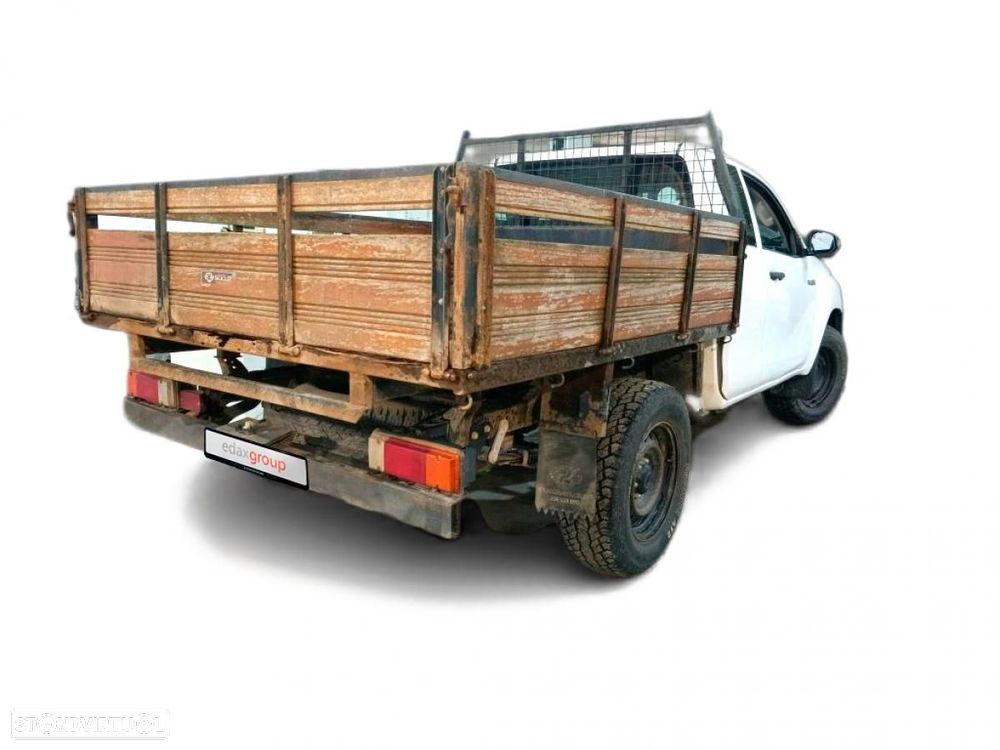 Toyota Hilux 2.4 D-4D 4WD CE 3L c/iva - 2