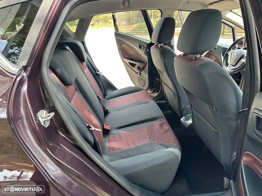 Ford Fiesta 1.4 Titanium Aut. - 12