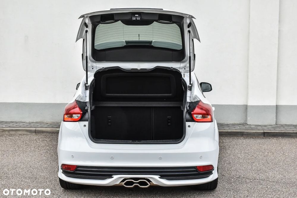 Ford Focus 2.0 EcoBoost ST mit Leder-Sport-Paket - 39