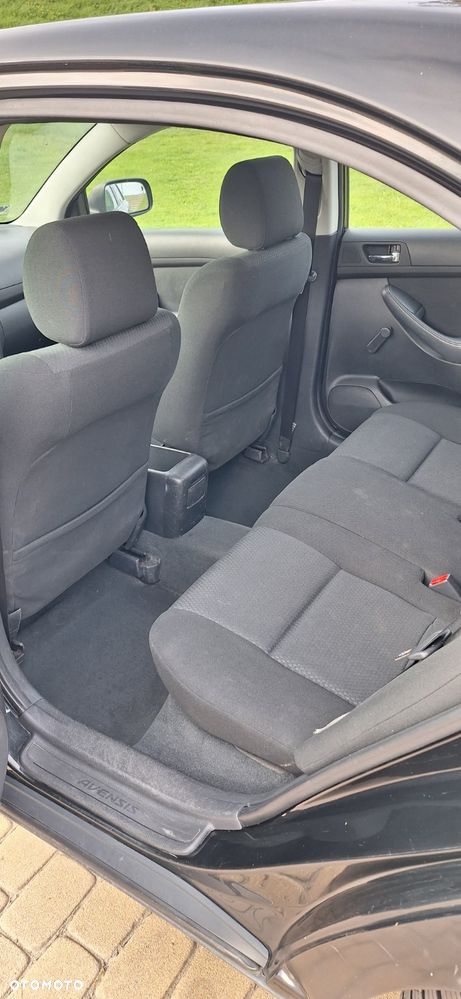 Toyota Avensis - 14
