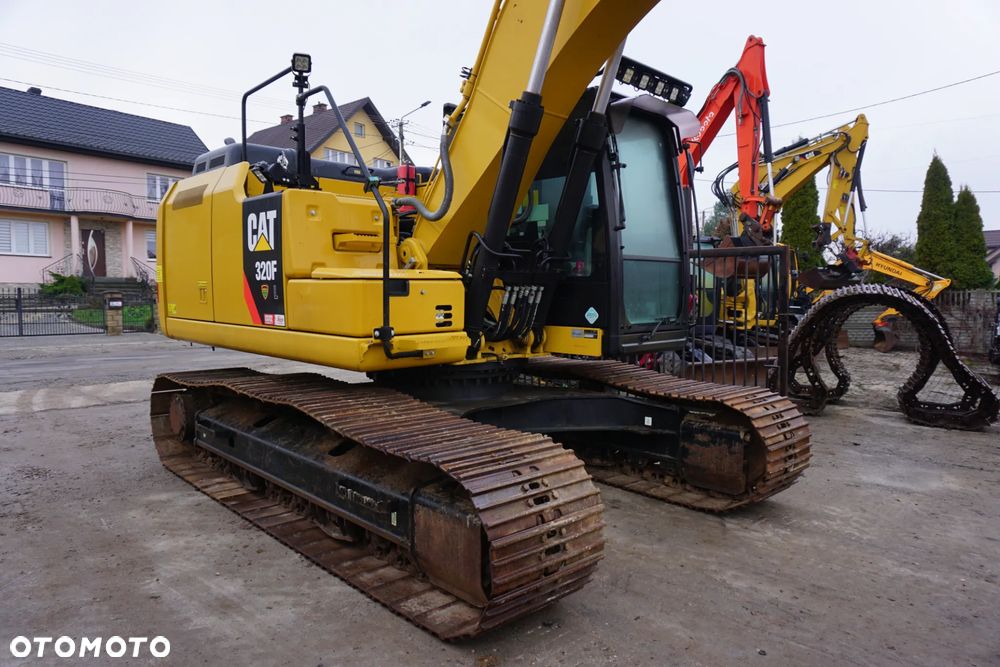Caterpillar CAT 320 FL - 2