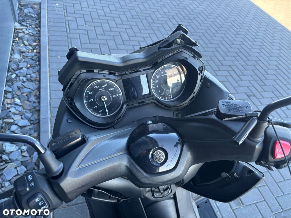 Yamaha X-max - 7