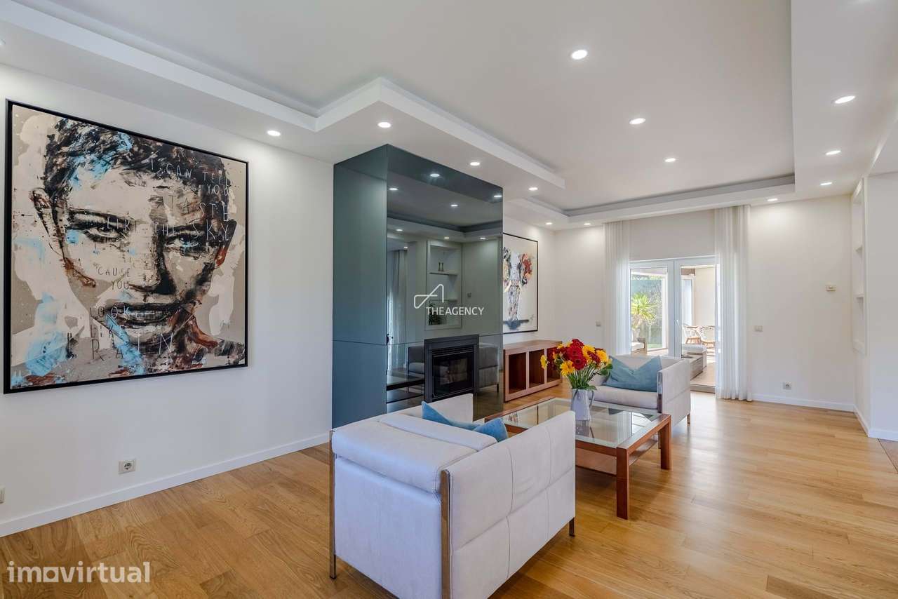Moradia de Luxo T5 Renovada com Piscina Aquecida na Beloura – 5 Suítes - Grande imagem: 4/60
