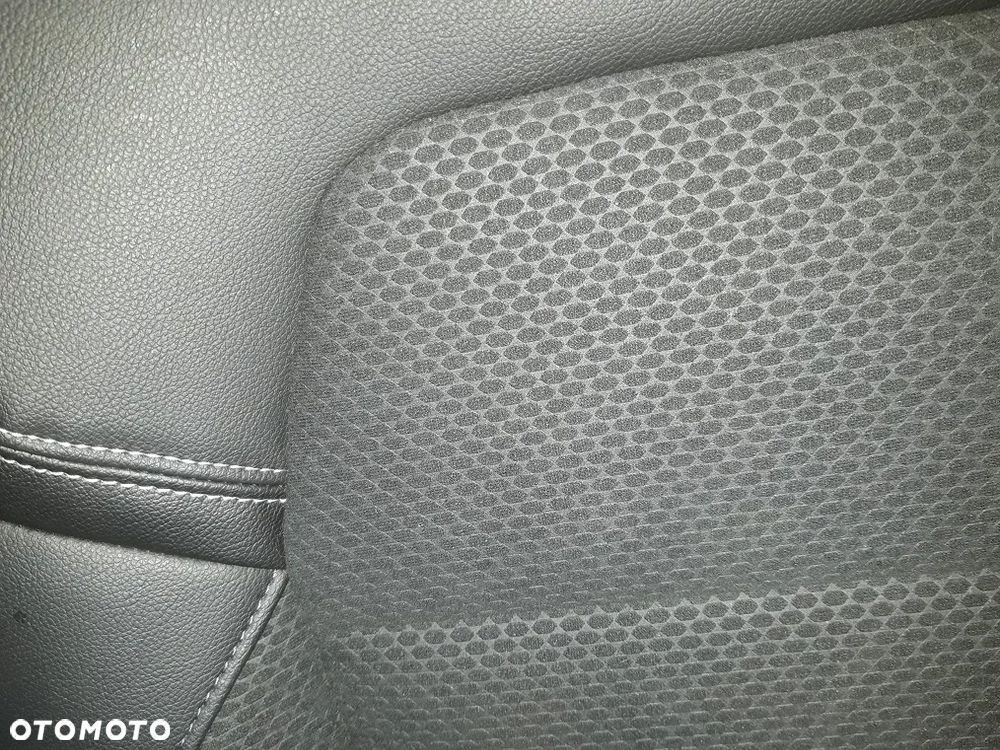 RENAULT CLIO V HB.2019-  KANAPA TYLNA SRUBY fotele - 2