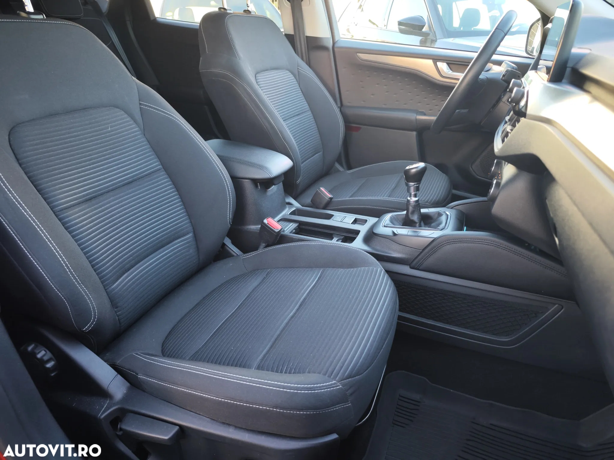 Ford Kuga 1.5 EcoBoost FWD Titanium - 18
