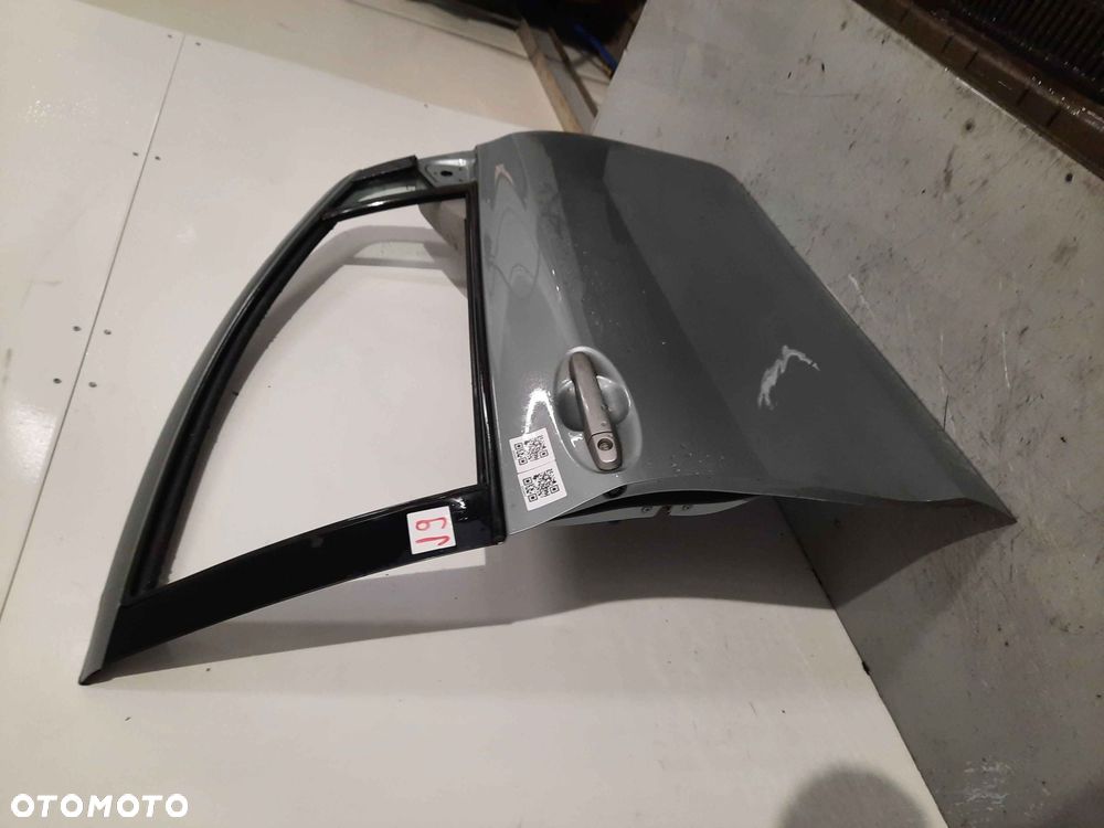 ^ DRZWI PRZÓD PRZEDNIE PRAWE TOYOTA YARIS 2 1F8 SZARE - 4