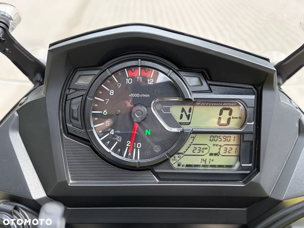 Suzuki V-STROM - 7