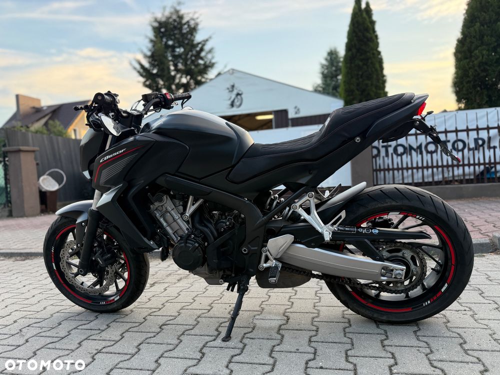 Honda CB - 12