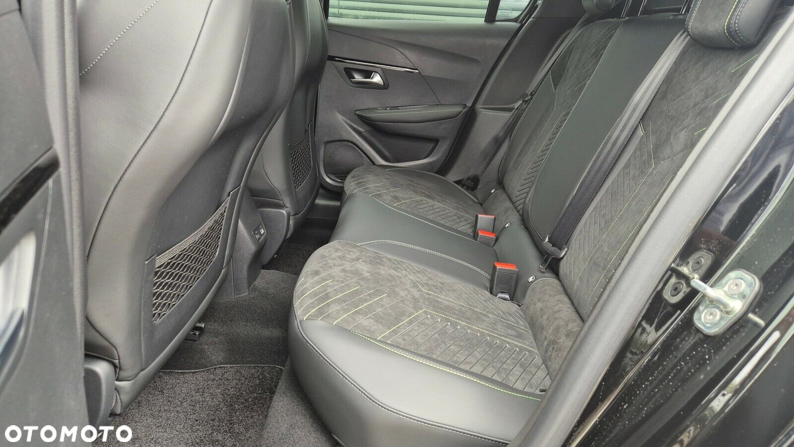 Peugeot 208 - 6