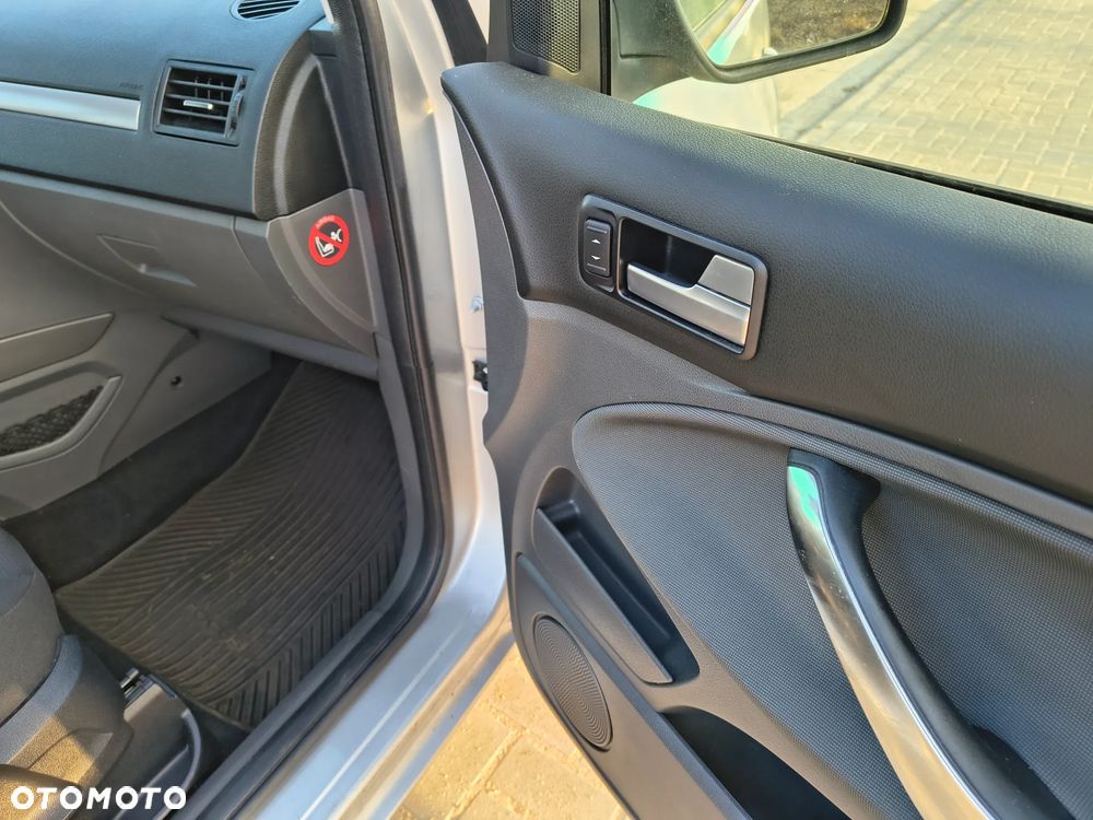 Ford C-MAX - 12